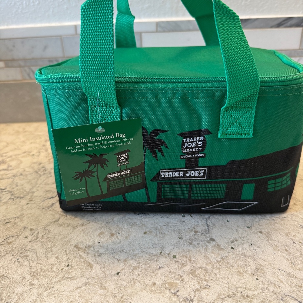 NWt - Green Trader Joe's Mini insulated‎ bag